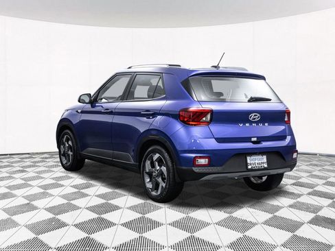 Certified 2025 Hyundai Venue SEL image 8