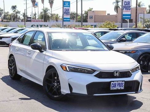 Used 2025 Honda Civic Sport image 2