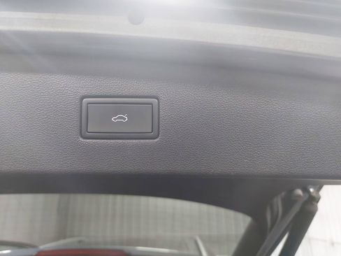 Used 2022 Volkswagen Tiguan SEL R-Line image 13