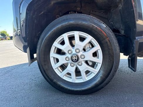 Certified 2024 Toyota Tacoma SR AWD/4WD image 11