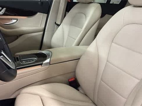 Used 2021 Mercedes-Benz GLC 300 4MATIC image 27