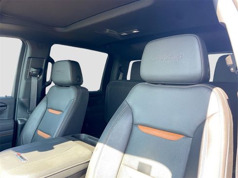 Used 2025 GMC Sierra 2500 AT4 w/ AT4 Premium Plus Package image 13