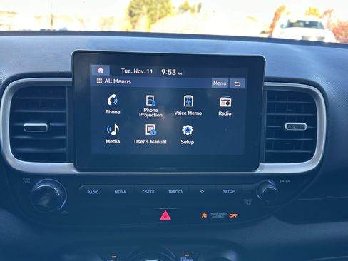 Used 2023 Hyundai Venue SEL image 28