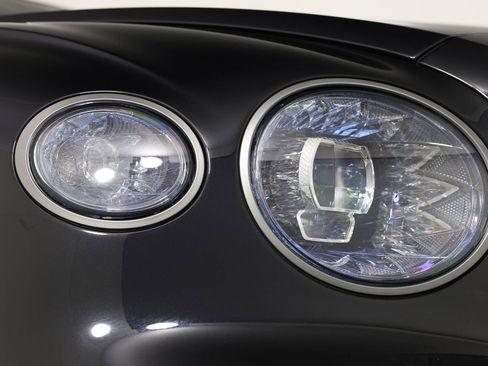 Used 2024 Bentley Flying Spur W12 AWD/4WD image 13
