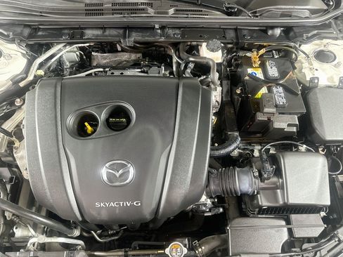 Used 2019 MAZDA MAZDA3 Hatchback FWD image 32