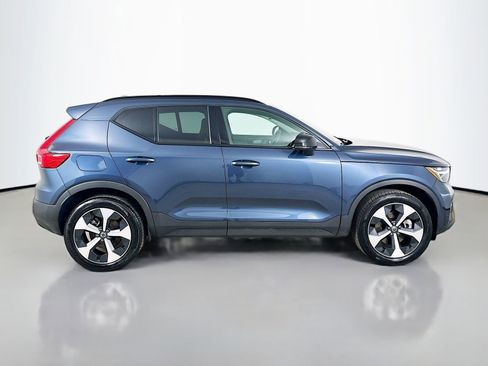 Used 2026 Volvo XC40 B5 Core w/ Protection Package Premier AWD/4WD image 4