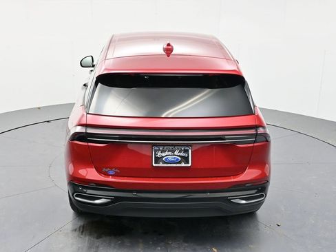 Used 2025 Lincoln Nautilus Premier image 42