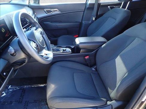 Used 2024 Kia Sportage LX image 11