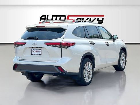 Used 2020 Toyota Highlander Limited AWD/4WD image 7