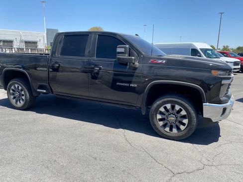 Used 2024 Chevrolet Silverado 2500 LT AWD/4WD image 4