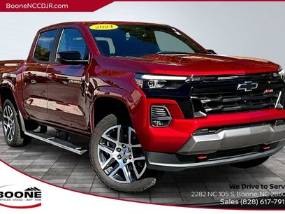 Used 2024 Chevrolet Colorado Z71 w/ Z71 Convenience Package 2