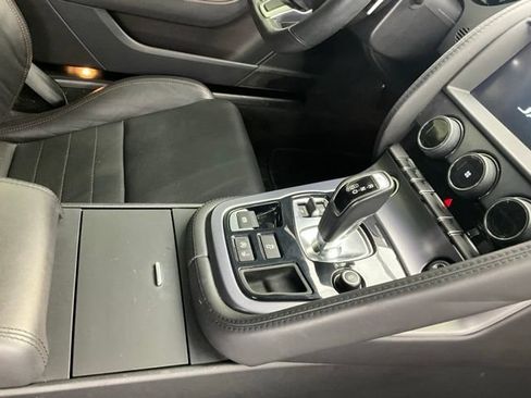 Used 2019 Jaguar F-TYPE Coupe RWD image 16