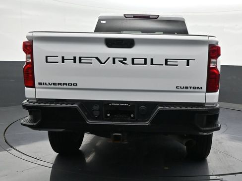 Used 2023 Chevrolet Silverado 2500 Custom w/ Custom Convenience Package image 4
