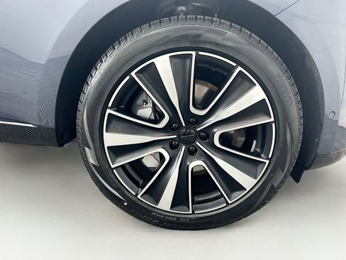 New 2026 Land Rover Range Rover SE image 32