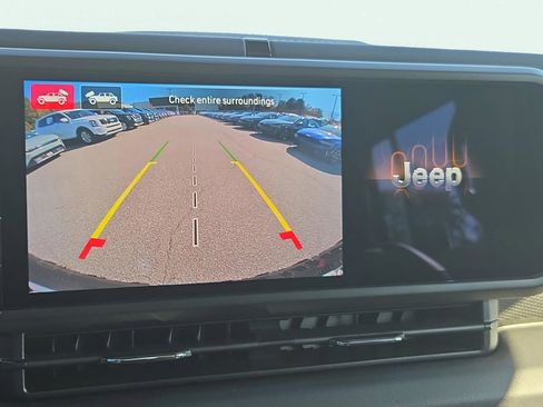 Used 2025 Jeep Wrangler Unlimited Rubicon w/ Technology Group image 29