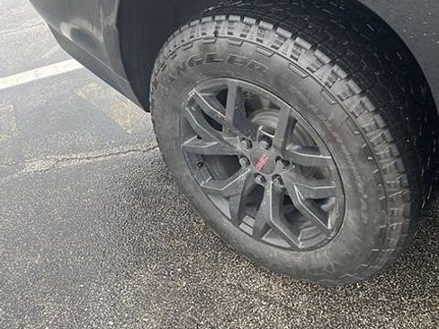 Used 2022 GMC Yukon XL AT4 w/ Max Trailering Package image 8