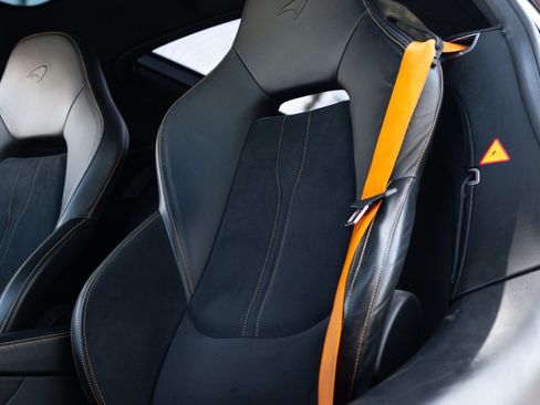 Used 2018 McLaren 570S RWD image 33
