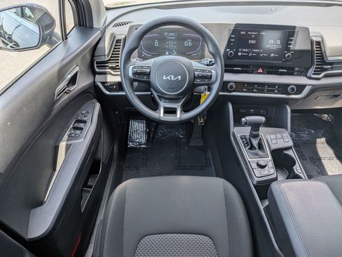 Used 2025 Kia Sportage LX FWD image 19