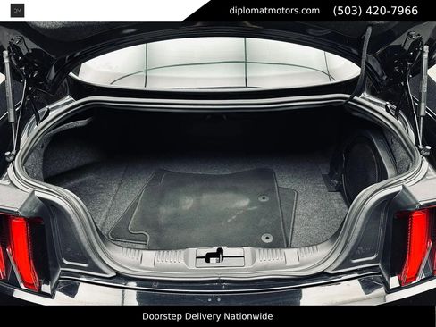 Used 2022 Ford Mustang Shelby GT500 w/ Technology Package RWD image 42