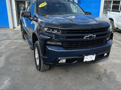 Used 2019 Chevrolet Silverado 1500 RST image 2