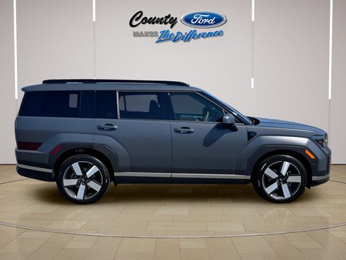 Used 2025 Hyundai Santa Fe Limited AWD/4WD image 24