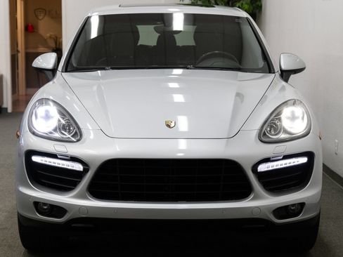 Used 2011 Porsche Cayenne Turbo AWD/4WD image 12