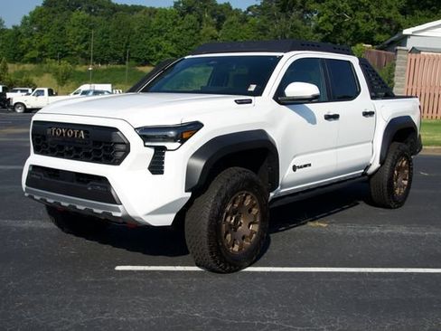 Used 2026 Toyota Tacoma 4x4 Double Cab Hybrid image 3