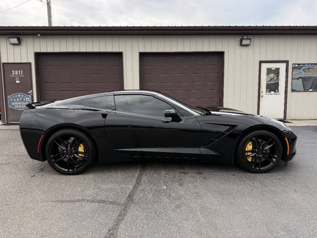 Used 2017 Chevrolet Corvette Stingray Coupe RWD image 16