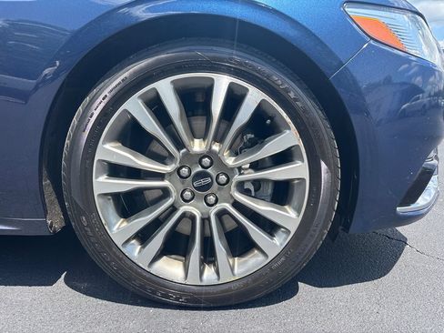 Used 2017 Lincoln Continental Reserve FWD image 10