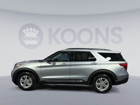 Used 2022 Ford Explorer XLT w/ Class IV Trailer Tow Package AWD/4WD image 2