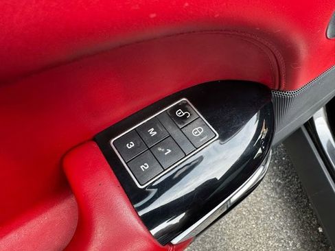 Used 2015 Land Rover Range Rover Autobiography image 22