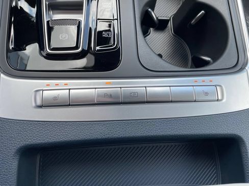 New 2026 Kia Carnival EX FWD image 23