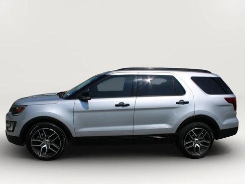 Used 2017 Ford Explorer Sport w/ Equipment Group 401A AWD/4WD image 5