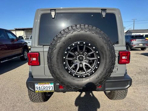 Used 2021 Jeep Wrangler Unlimited Sahara AWD/4WD image 6