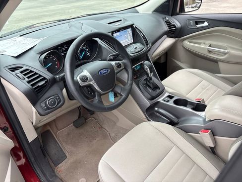 Used 2016 Ford Escape SE w/ Equipment Group 201A image 6