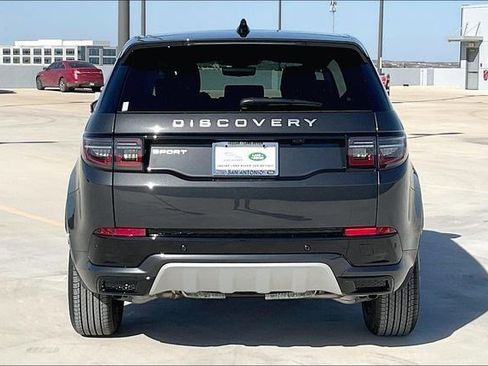 New 2025 Land Rover Discovery Sport S image 4