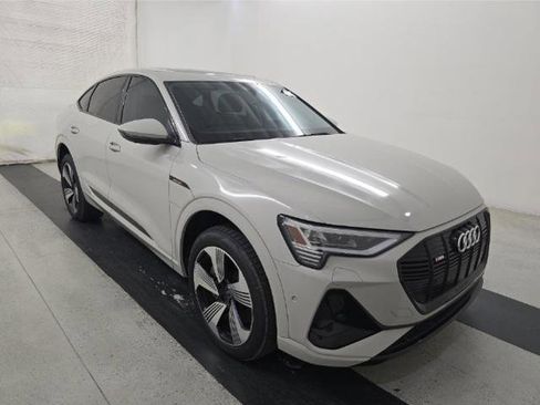 Used 2021 Audi e-tron Prestige w/ Prestige Package AWD/4WD image 2