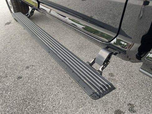 New 2025 RAM 3500 Laramie AWD/4WD image 22