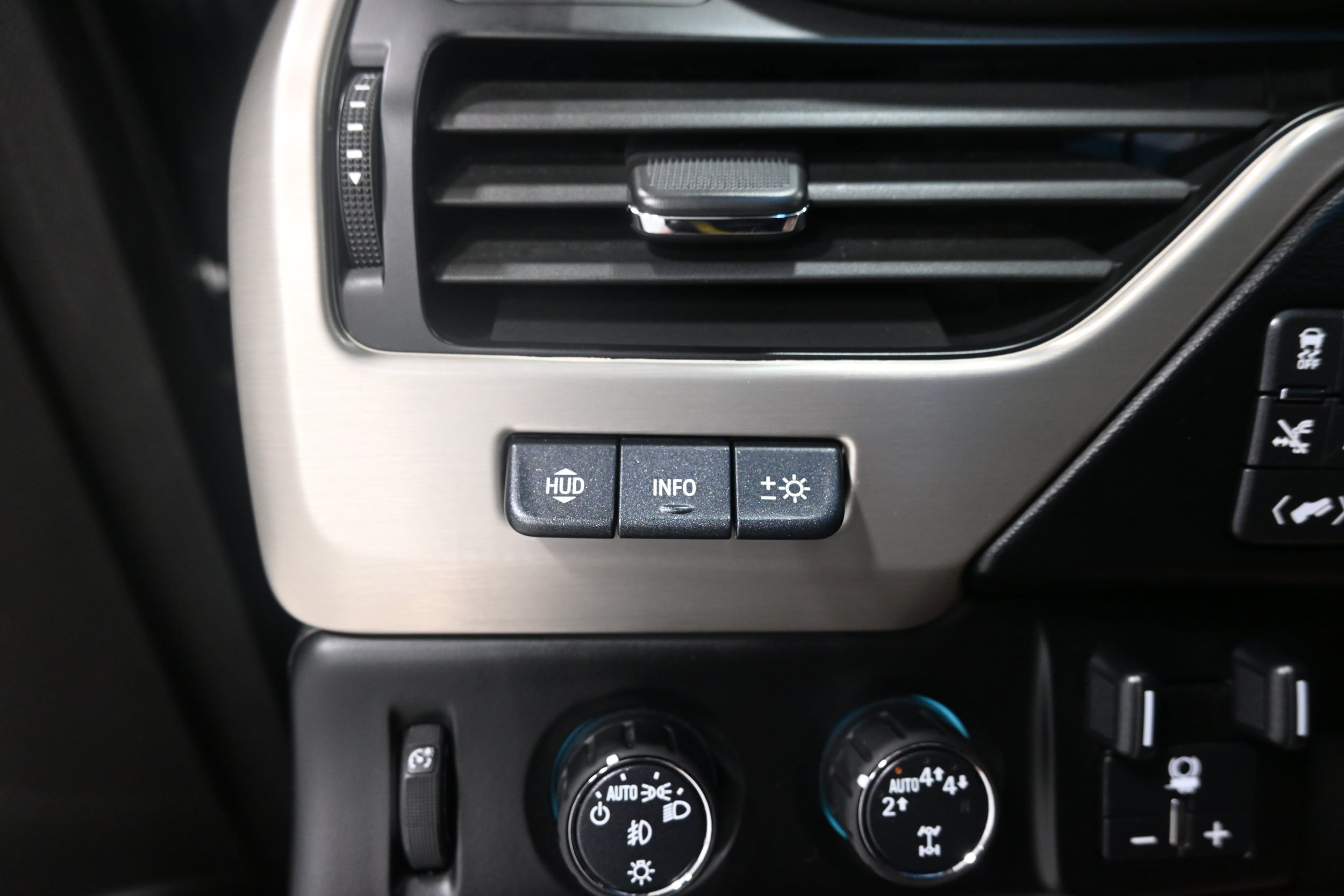 Used 2019 GMC Yukon Denali w/ Denali Ultimate Package AWD/4WD image 7