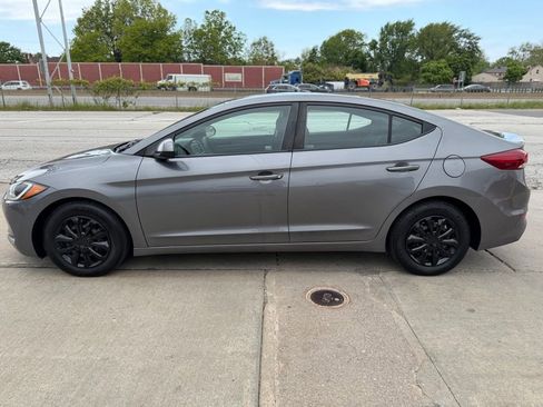 Used 2018 Hyundai Elantra SE w/ Cargo Package FWD image 7