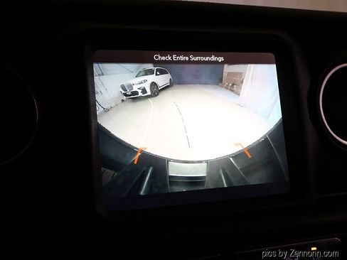 Used 2019 Jeep Wrangler Unlimited Sahara w/ Uconnect 4C Nav & Sound Group AWD/4WD image 20