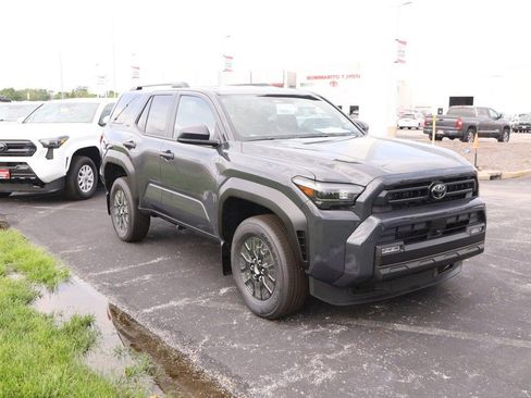 New 2026 Toyota 4Runner SR5 AWD/4WD image 4