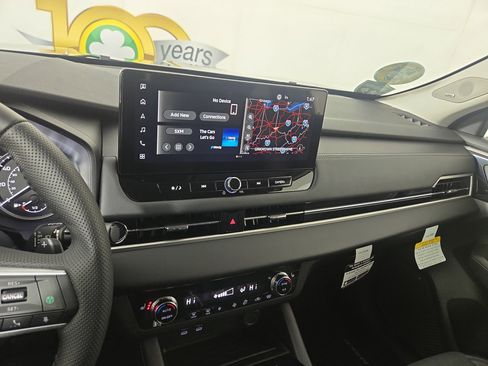 New 2025 Mitsubishi Outlander SE image 22