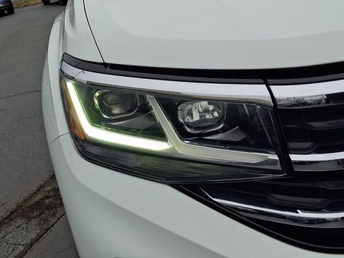 Certified 2023 Volkswagen Atlas SE image 9