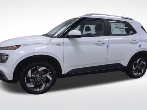 New 2026 Hyundai Venue SEL FWD image 17