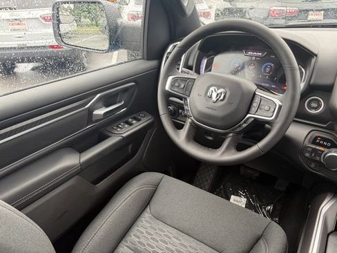 New 2026 RAM 1500 4x4 Crew Cab image 32