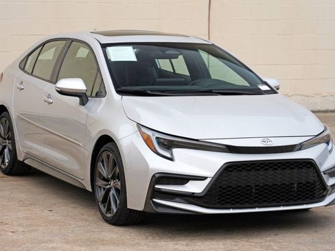 Used 2024 Toyota Corolla SE w/ SE Premium Package FWD image 53