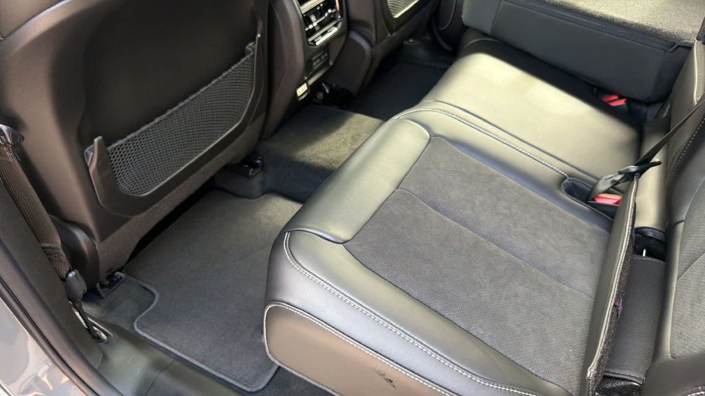 New 2027 Jeep Grand Cherokee Altitude RWD image 25