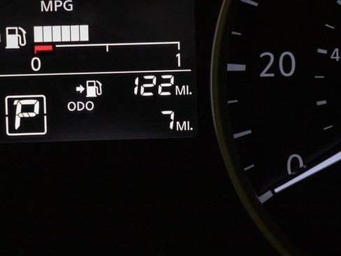 New 2025 Nissan Kicks Play S image 32