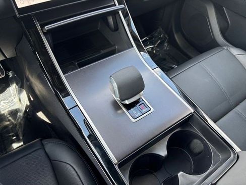 New 2026 Land Rover Range Rover Velar Dynamic SE image 29